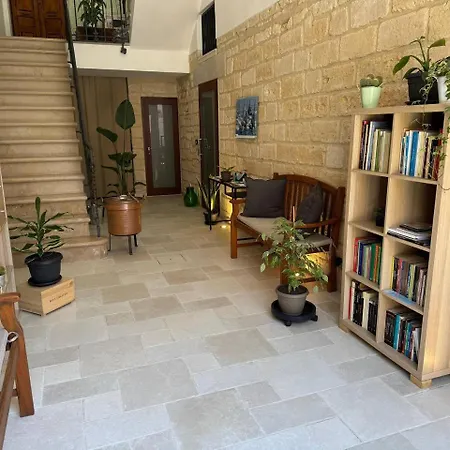 Petra Oda ve Kahvaltı Trani